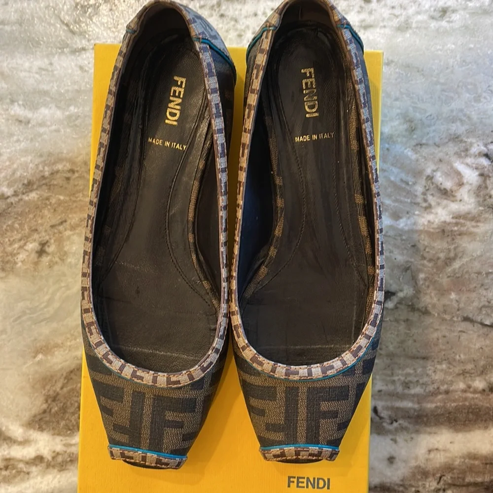 Fendi Brown Monogram Canvas Peep-Toe Flats - Picture 4 of 9